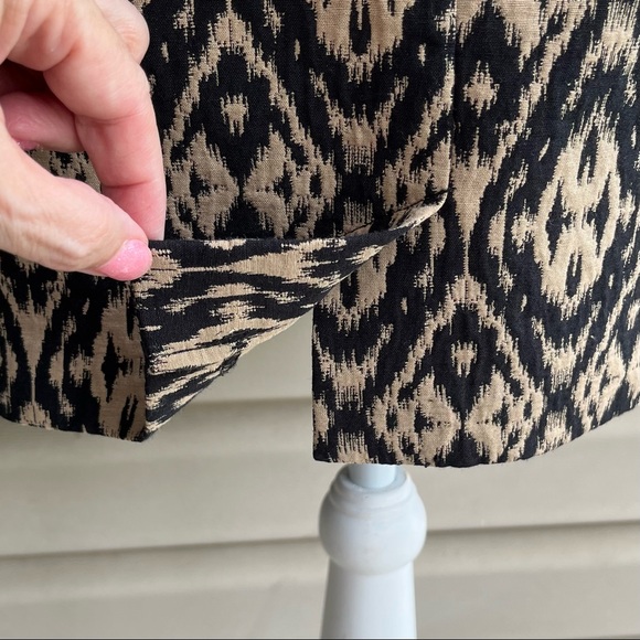 •Willi Smith• Black/Taupe Ikat Print Pencil Skirt - Size 6 - Picture 5 of 8